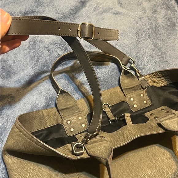 LUCKY BRAND slouchy leather hobo tote w/crossbody strap - Picture 9 of 11